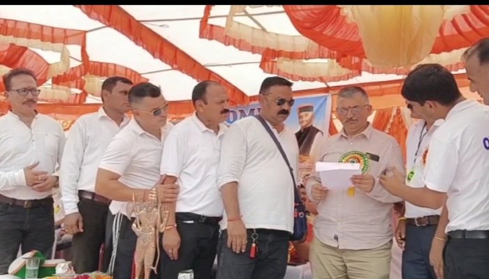प्रदेश में 475 डीपीई के पद खाली...... शारीरिक शिक्षक संघ ने MLA अजय सोलंकी को सौंपा ज्ञापन....
