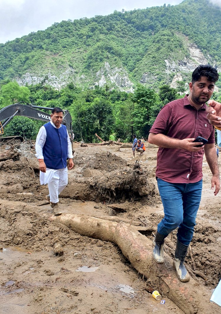तबाही का मंजर ऐसा कि देखा न जा सके.......बिंदल