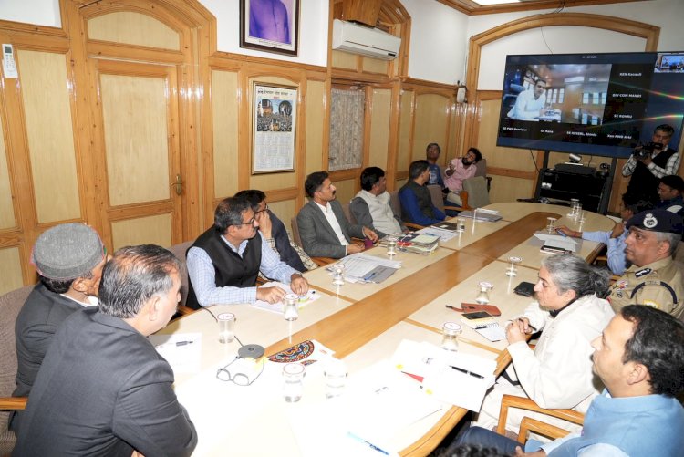मुख्यमंत्री ने आपदा प्रभावित सभी ज़िलों में बचाव एवं पुनर्वास कार्यों की समीक्षा की..... अधिक से अधिक जवानों को बचाव कार्यों में तैनात करने के निर्देश दिए....