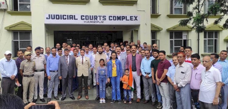 हमीरपुर के तीनों न्यायिक परिसरों में भी मनाया स्वतंत्रता दिवस.....