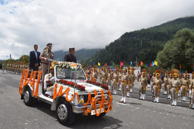मनाली के सासे हेलीपेड में हर्षोल्लास से मनाया स्वतन्त्रता दिवस।...... मुख्य संसदीय सचिव सुंदर सिंह ठाकुर ने  की अध्यक्षता ......