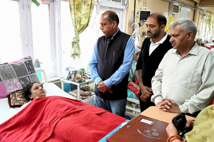 जयराम ने किया कृष्ण नगर का दौरा, जाना शरणार्थियों का कुशलक्षेम ..... आयुक्त शिमला को बताया जनता का दर्द......