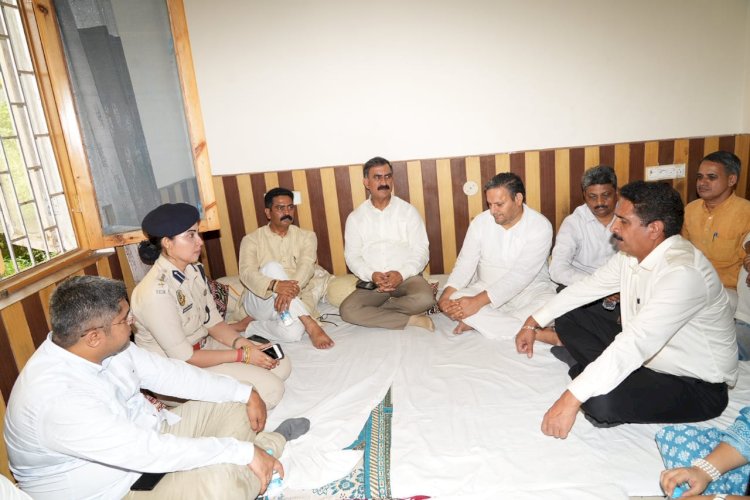 मुख्यमंत्री ने कांग्रेस नेता की माता के निधन पर शोक व्यक्त किया