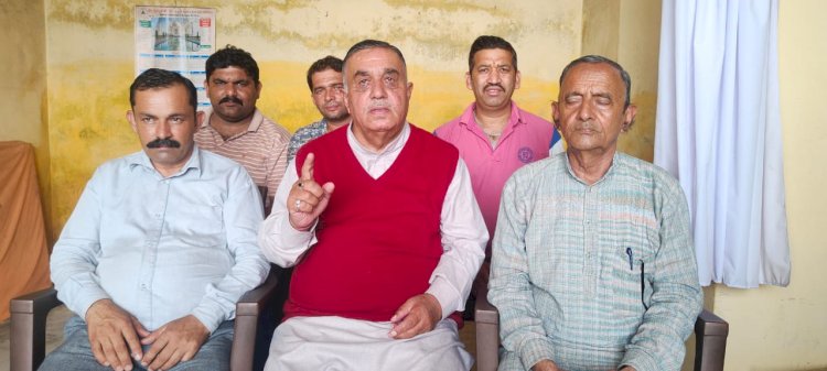 रेणुका विस की एक महीने से बंद सड़कों को शीघ्र खोला जाए -मेला राम शर्मा....