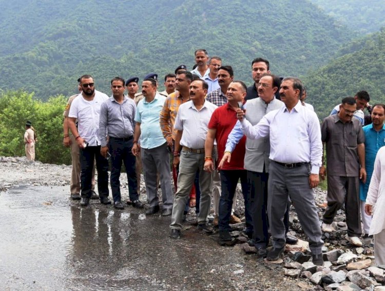 बाढ़ विस्थापितों का पुनर्वास प्रदेश सरकार की प्राथमिकताः मुख्यमंत्री...... पावंटा-शिलाई राजमार्ग के स्थाई समाधान को कच्ची ढांक में पुल निर्माण की घोषणा....