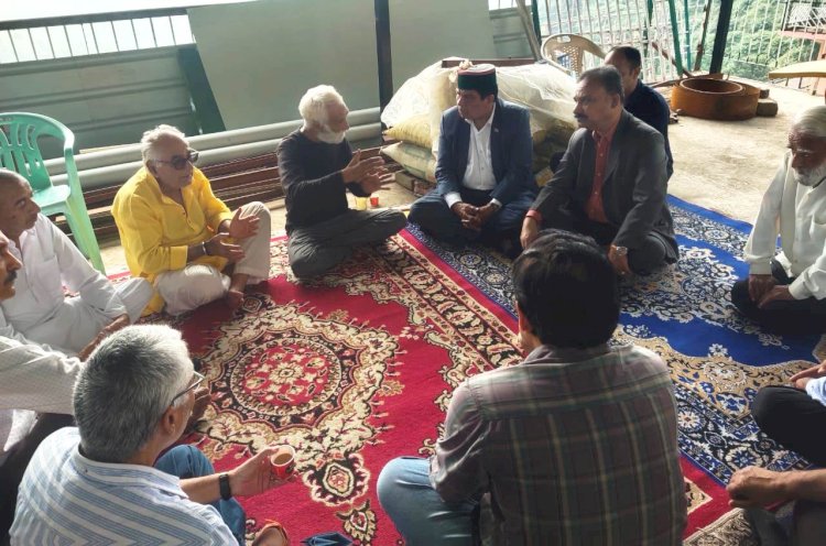 स्वास्थ्य मंत्री ने समरहिल हादसे में जान गंवाने वालों के परिजनों से की मुलाकात......