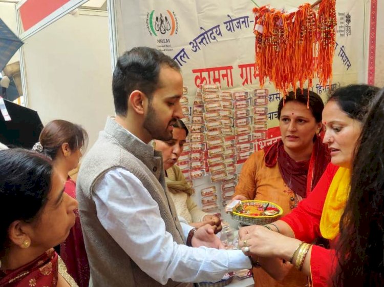 पर्यावरण और वसुधा आपस में भाई बहन : अतिरिक्त उपायुक्त...... अतिरिक्त उपायुक्त ने पंचायत भवन में हस्तनिर्मित राखी एवं उत्पाद बिक्री केंद्र का किया शुभारंभ.....