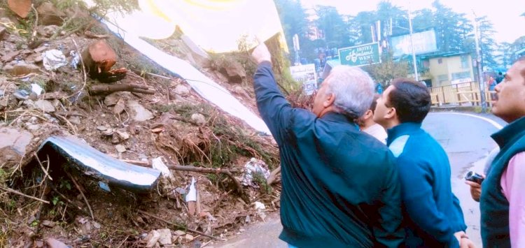 लोक निर्माण मंत्री ने शिमला शहर की अवरुद्ध सड़कों का लिया जायजा... अधिकारीयों को अवरुद्ध सड़कों को जल्द बहाल करने के दिए निर्देश ......
