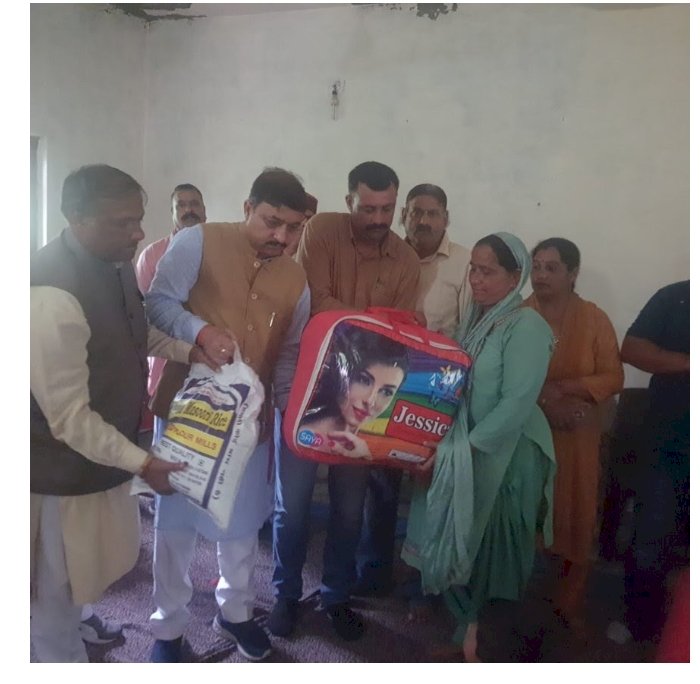 भाजपा ने सिरमौरी ताल में.... प्रभावित परिवारों को वितरित की राहत सामाग्री.....