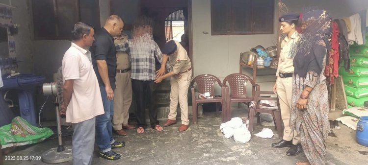 पांवटा में पुलिस ने नशीली दवाओं के धंधे में शामिल पति-पत्नी धरे....... 2360 नशीले कैप्सूल, 1200 टेबलेट समेत 1,86,710 रूपए की नकदी बरामद....