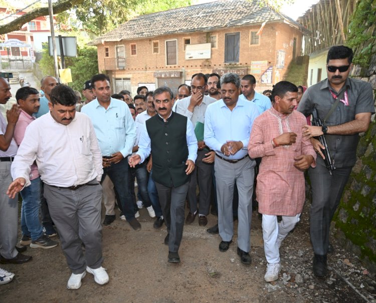 विधानसभा सत्र में इस आपदा पर व्यापक चर्चा की  जाएगी..... मुख्यमंत्री ने हमीरपुर के भोरंज में भारी बारिश प्रभावित गांवों का दौरा किया.....