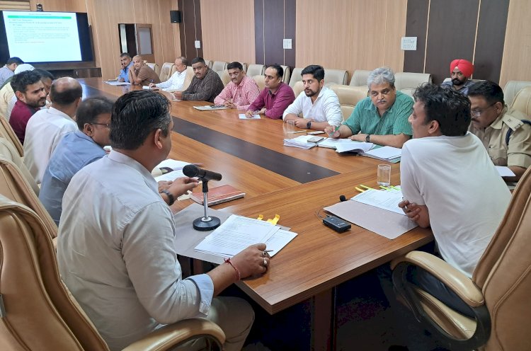 शहरी क्षेत्रों के साथ ही पंचायतों में भी व्यवस्थित हो कचरा निष्पादन प्रक्रिया-विवेक शर्मा