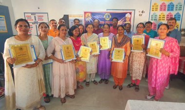 लायंस क्लब नाहन ने....... शिक्षक दिवस पर सिरमौर के बारह अध्यापकों को सम्मानित किया.......