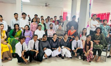 कैरि यर अका दमी स्कूल में धूमधा म से मना या गया शि क्षक दि वस......