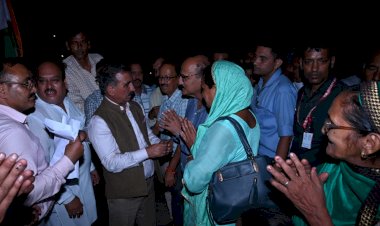 देर रात को भी लोगों ने जगह-जगह किया मुख्यमंत्री का स्वागत.....