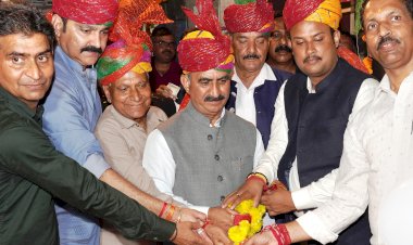 मुख्यमंत्री ने आलमपुर में श्री लक्ष्मी नारायण मंदिर में शीश नवाया...... प्रदेशवासियों को जन्माष्टमी की शुभकामनाएं दीं......