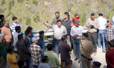 निगुलसरी में अवरुद्ध हुए राष्ट्रीय उच्चमार्ग-05 को युद्ध स्तर पर खोलने के  निर्देश........   ट्रांसशिपमेंट की सुविधा उपलब्ध करवाने को कहा   जगत सिंह नेगी