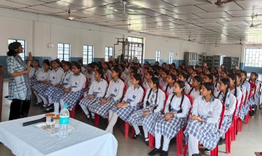 अपनी अभिरुचि के अनुसार ही करें कॅरियर का चयन..... परोल के स्कूलों में आयोजित किए कॅरियर मार्गदर्शन एवं तनाव प्रबंधन शिविर....