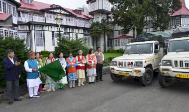 राज्यपाल ने आपदा राहत सामग्री के तीन वाहन रवाना किए.....