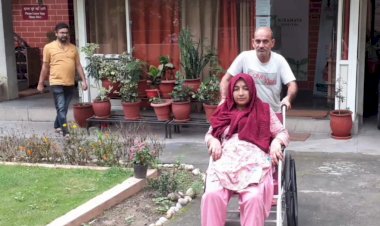 सफलता की कहानी......अनुपम शर्मा......       . मुख्यमंत्री स्वावलंबन योजना से साकार हुआ आयुर्वेदिक अस्पताल स्थापित करने का सपना......