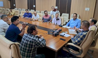 आयुष्मान भव आपके द्वार कार्यक्रम 17 सितम्बर से चलेगा सिरमौर जिला में.....जिला में 97 प्रतिशत पात्र लोगों के बन गये हैं आयुष्मान स्वास्थ्य कार्ड -सुमित खिमटा