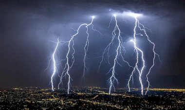 आसमानी बिजली गिरने से दादा-पोते की मौत.....