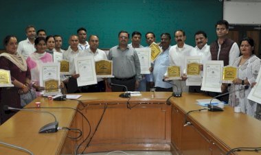 स्वच्छ भारत मिशन ग्रामीण के अंतर्गत पुरस्कृत की 10 ग्राम पंचायतें.... जन सहभागिता के माध्यम से ही समग्र स्वच्छता सम्भव - मनमोहन शर्मा