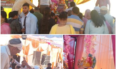 मंत्रोच्चारण के बीच भगवान श्री गणेश की प्रतिमा की स्थापना ....