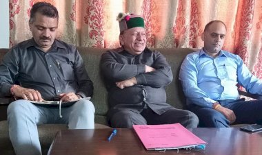 वन मंडल हमीरपुर में चिह्नित 21 हजार पेड़ों की टेंडर प्रक्रिया आरंभ होगी..... आपदा से गिरे पेड़ों को अतिशीघ्र उठाएगी वन निगम: केहर सिंह खाची