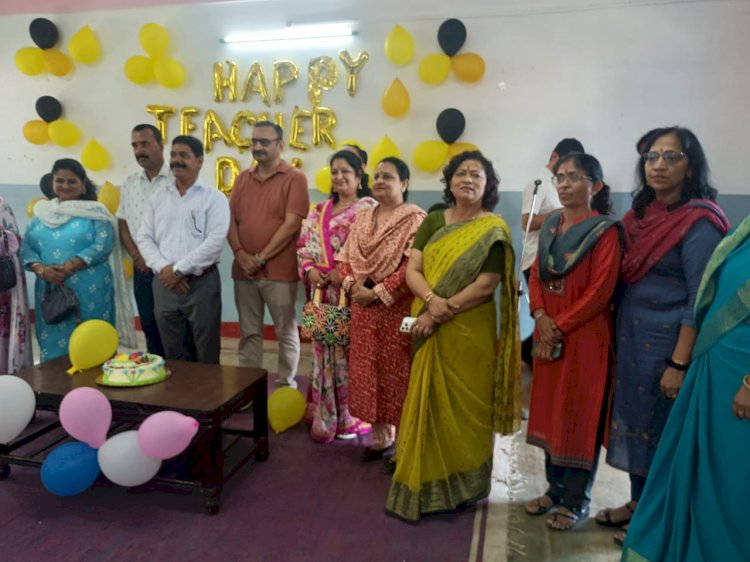 जिला शिक्षा एवं प्रशिक्षण संस्थान  में अध्यापक दिवस मनाया ......