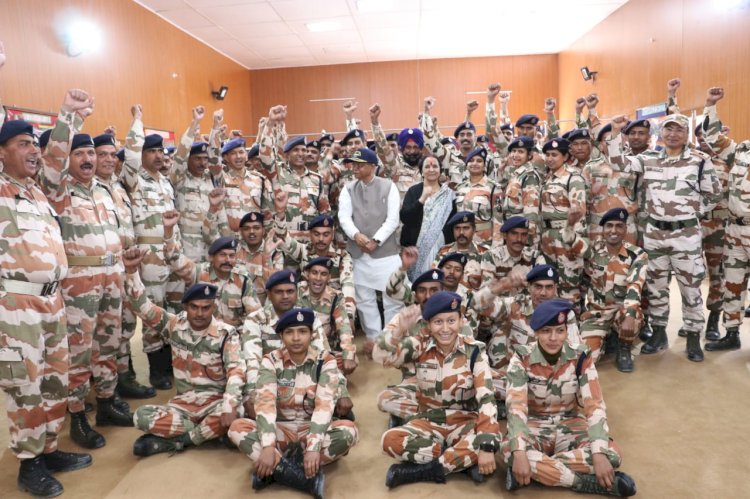 राज्यपाल ने किया किन्नौर के सीमावर्ती क्षेत्रों का दौरा....... सेना के जवानों से बातचित कर उनका हौंसला बढ़ाया......