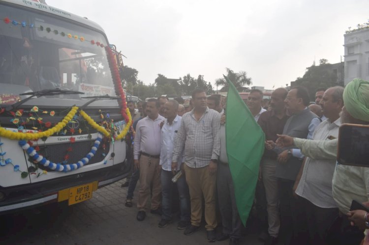 हर्षवर्धन चौहान ने क्यारी गुंडाह-पांवटा साहिब बस को हरी झंडी दिखाकर किया रवाना.....