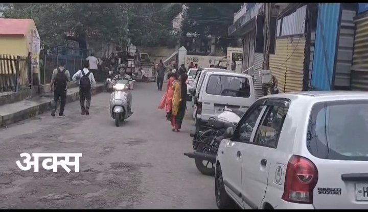 अवैध पार्किंग करने वालों पर पुलिस की मेहरबान..... कई बार पुलिस अधिकारियों के सामने उठाया गया है मामला.....