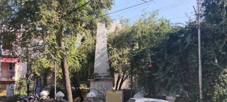 यहां रियासत के लिए शहीद होने वाले अंग्रेज सैनिक सोए है... सन् 1814 में जैतक के किले में हुई थी गोरखा वार ......