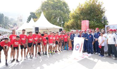 एड्स के बारे समाज को जागरूक करने के लिए ...... मुख्यमंत्री ने राज्य स्तरीय मैराथन (रेड रन) का शुभारम्भ किया......