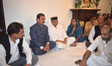 विधायक नीरज नैय्यर की माता की रस्म क्रिया में हुए शामिल मुख्यमंत्री