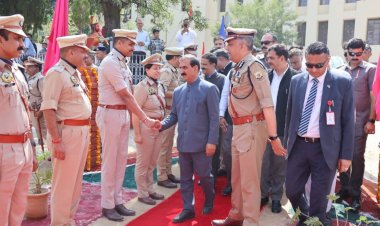 प्रदेश में शीघ्र ही कमांडो बल स्थापित होगा: मुख्यमंत्री...... मुख्यमंत्री ने डरोह में पुलिस बैरक तथा आवास सुविधा का लोकार्पण किया...