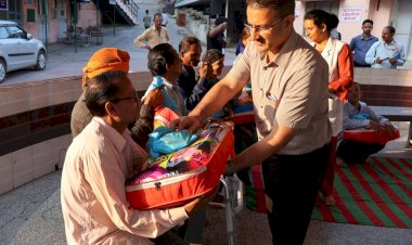 विद्यार्थी स्वच्छता प्रहरी बन कर करें कार्य, समाज और देश को मिलेगा लाभ-सुमित खिमटा,,,,,,, उपायुक्त सिरमौर ने गांधी जयंती पर कुष्ट रोगियों को बांटे कंबल और फल,,,,,