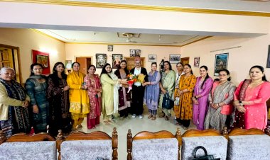 बीजेपी महिला मोर्चा ने की पूर्व मंत्री गोविंद ठाकुर के साथ शिष्टाचार भेंट जल्द मोर्चा के साथ जोड़ी जाएगी ग्रामीण महिलाएं