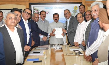 बद्दी-बरोटीवाला-नालागढ़ इंडस्ट्रीयल एसोसिएशन ने आपदा राहत कोष में दिया 2.02 करोड़ का चेक भेंट किया.....मुख्यमंत्री ने आभार व्यक्त किया....