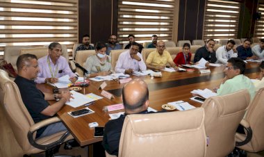 डा. वाई.एस.परमार विद्यार्थी ऋण योजना का लाभ उठायें विद्यार्थी...... 20 लाख रुपये तक का ऋण ले सकते हैं विद्यार्थी-सुमित खिमटा