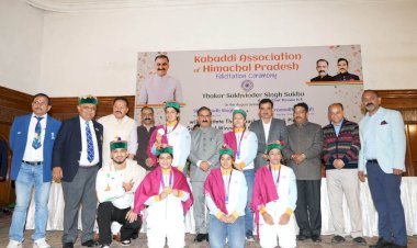 मुख्यमंत्री ने एशियाई खेलों में स्वर्ण पदक विजेता खिलाड़ियों को सम्मानित किया