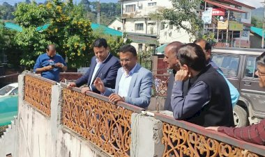धर्मशाला के कचहरी चौक का होगा कायाकल्प...... डीसी ने किया कचहरी चौक के सौंदर्यीकरण कार्य का निरीक्षण