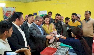 विद्यावती चैरीटेबल ट्रस्ट एंड विजन स्प्रिंग के नेत्र शिविर में  200 लोगों  की  आंखों की जांच......