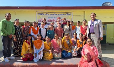 टोकियो स्कूल पहुँचे अमेरिकी छात्र शिक्षा व शिक्षण की विधियों को देखा