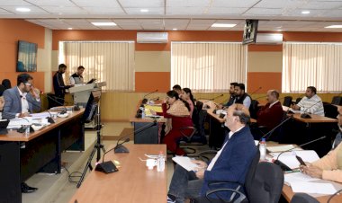 अवैध निर्माण पर करें उचित कार्रवाई, ‘ठोस कूड़ा कचरा प्रबंधन पर करें विशेष फोक्स‘  कांगड़ा जिला के नगर निकाय आमदनी बढ़ाने के लिए उठाएं कारगर कदम: डीसी