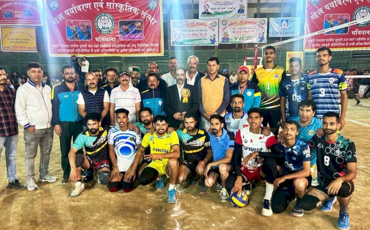 अनिरुद्ध सिंह ने भट्टाकुफर में तीन दिवसीय वॉलीबॉल व कबड्डी टूर्नामेंट के समापन समारोह में की शिरकत.....