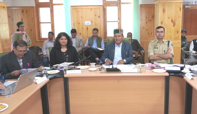 जिला के लोगों की समस्याओं का निवारण कर सभी लोगों तक पहुंचाए योजनाओं का लाभ - जगत सिंह नेगी