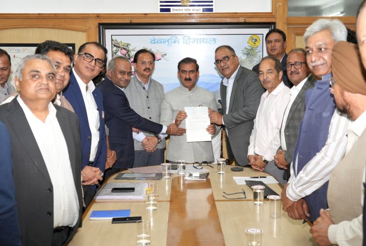 बद्दी-बरोटीवाला-नालागढ़ इंडस्ट्रीयल एसोसिएशन ने आपदा राहत कोष में दिया 2.02 करोड़ का चेक भेंट किया.....मुख्यमंत्री ने आभार व्यक्त किया....