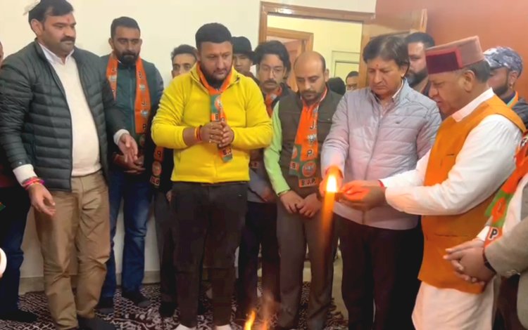 बिंदल ने किया भाजयुमो प्रदेश कार्यालय का शुभारंभ..... युवाओं के साथ कांग्रेस सरकार ने दिया धोखा : तिलक